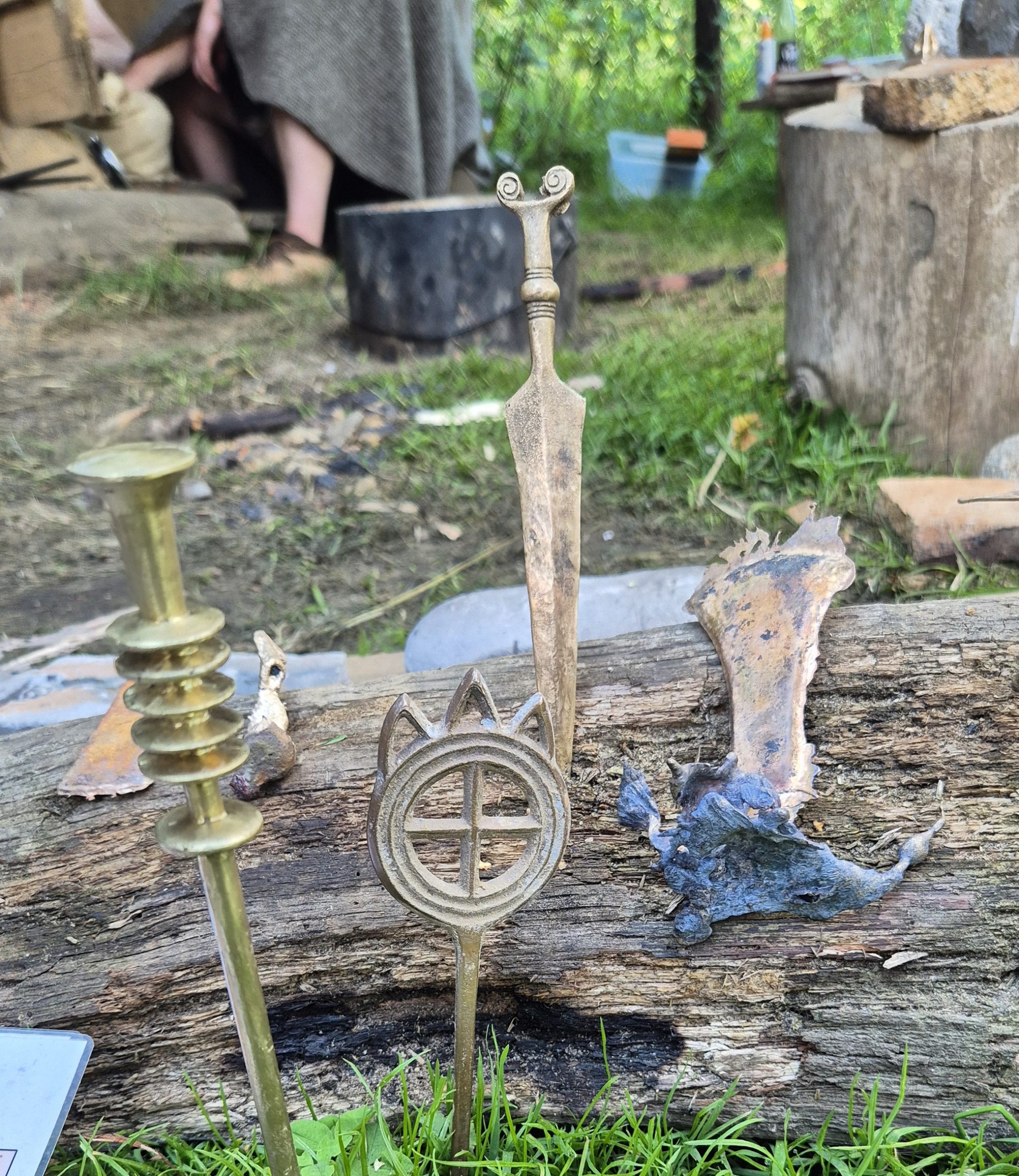 Forschen mit Feuer: Prähistorischer Bronzeguss im Experiment